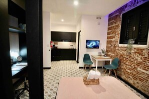 Iron/ironing board, WiFi, bed sheets - 5.3 Loft • Lobby • Generator • Parking • 2nd Floor (Mayagüez)