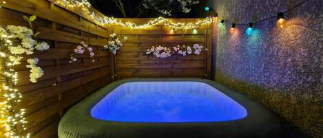 Baignoire à remous extérieure