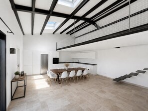Dining - Villa with a stunning view of the Massif des Maures. (La garde freinet)