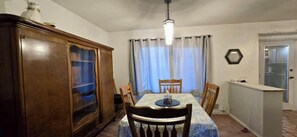Dining - Lovely 3-bedroom house with AC in vibrant Warsaw (Warsaw)