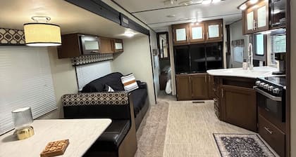 Private Peaceful Getaway with 2-bedroom Camper on a 5 acre pond