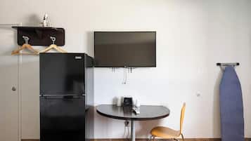 Premium bedding, iron/ironing board, free WiFi, bed sheets