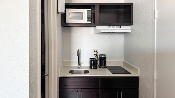 Private kitchen - Studio 6 – Pecos, TX (Pecos)