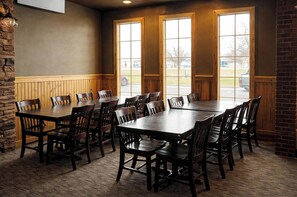 Dining - Studio 6 Suites – Rawlins, WY (Rawlins)