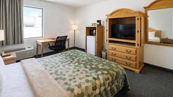 Iron/ironing board, free WiFi, bed sheets