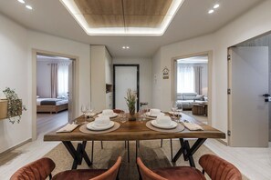 Dining - Loen Modern Seaside Apartment 3BR Free Parking by PikHost (Durrës)
