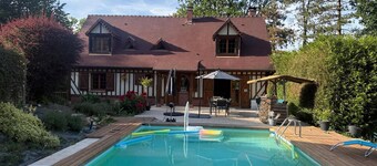 Maison de Campagne avec piscine chauffée dans la campagne Normande, 11 personnes