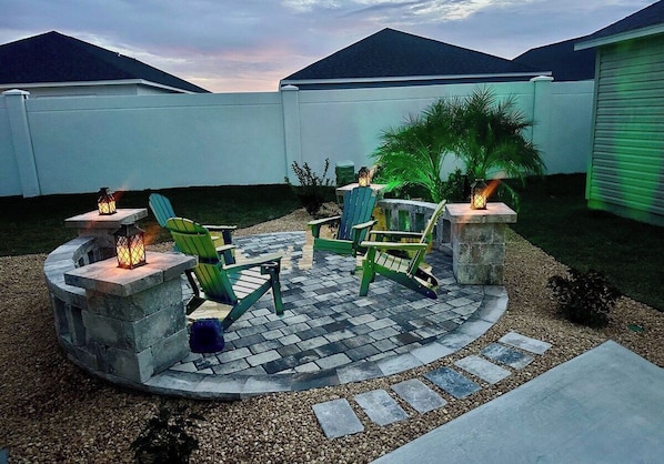 Terrace/patio - Brand-New Villa • Golf Cart • Fire Pit • Eastport (Sumterville)
