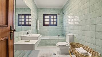 Douche, serviettes fournies