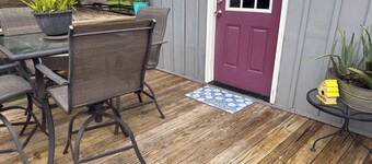 Adorable 1-bedroom barndo with AC in charming Lumberton