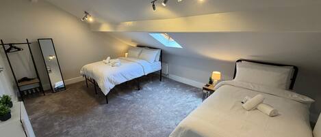 1 chambre, fer et planche à repasser, literie fournie