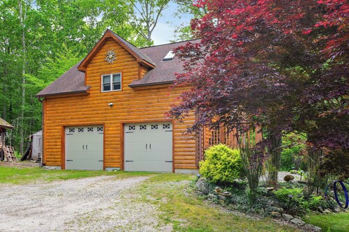 Quiet Country Apartment in North Stonington Lake Area