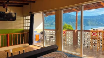 Comfort Condo, Lake View | Interior