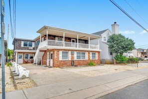 Exterior - Between Tides | 3BR | Walk to Beach | Unit D (Seaside Park)