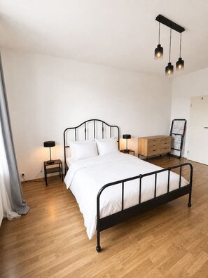 Desk, iron/ironing board, WiFi, bed sheets - Bright & Spacious 2BR Apartment with PlayStation (Prague)