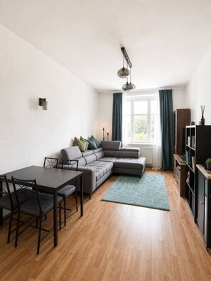 TV, video games - Bright & Spacious 2BR Apartment with PlayStation (Prague)