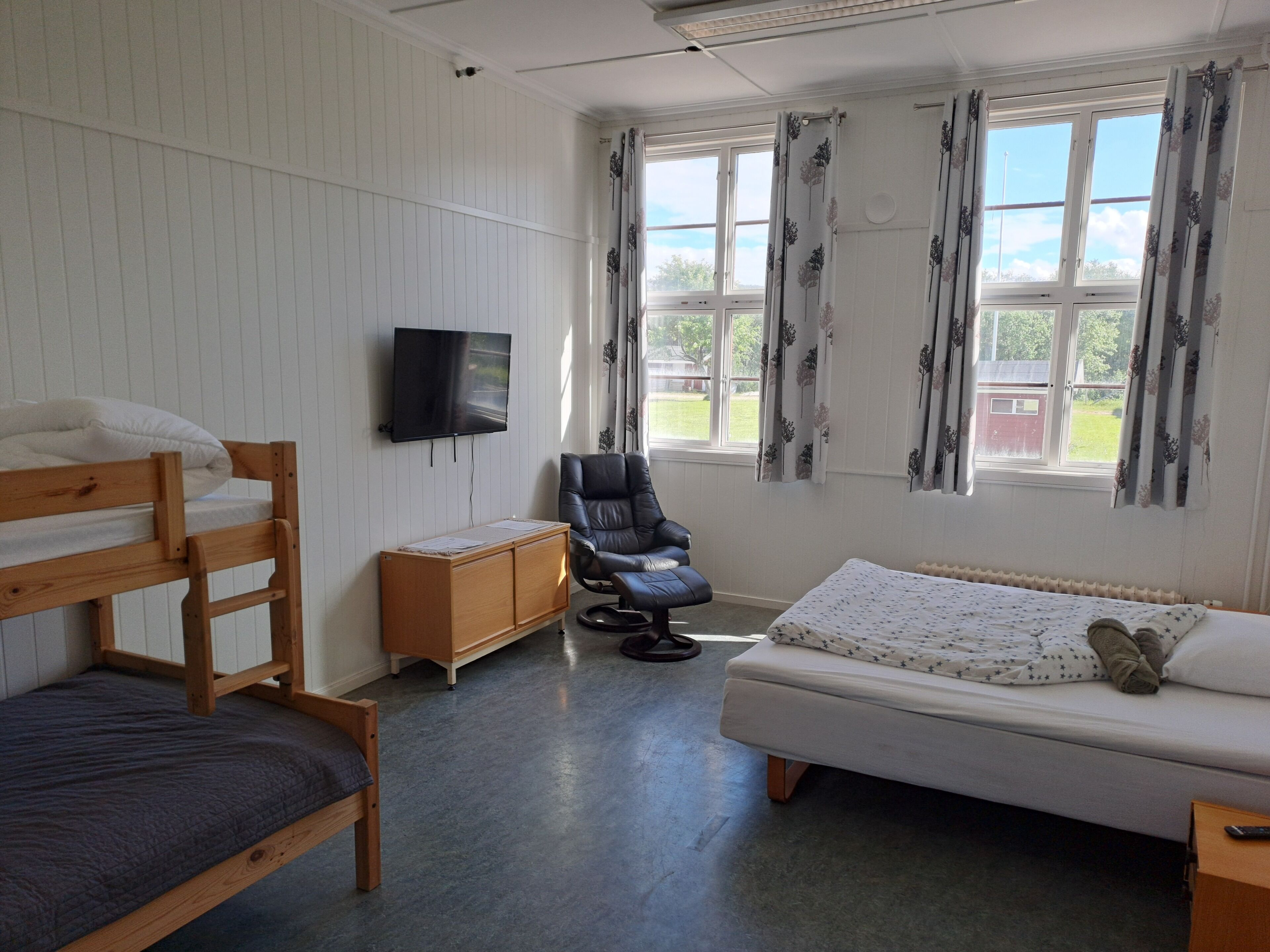 Individually decorated, individually furnished, free WiFi, bed sheets