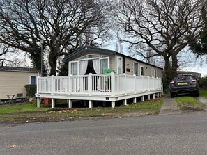 Exterior - Rockley Park (Poole)