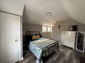 Room - Pet-Friendly, Cottage in the City (Louisville)