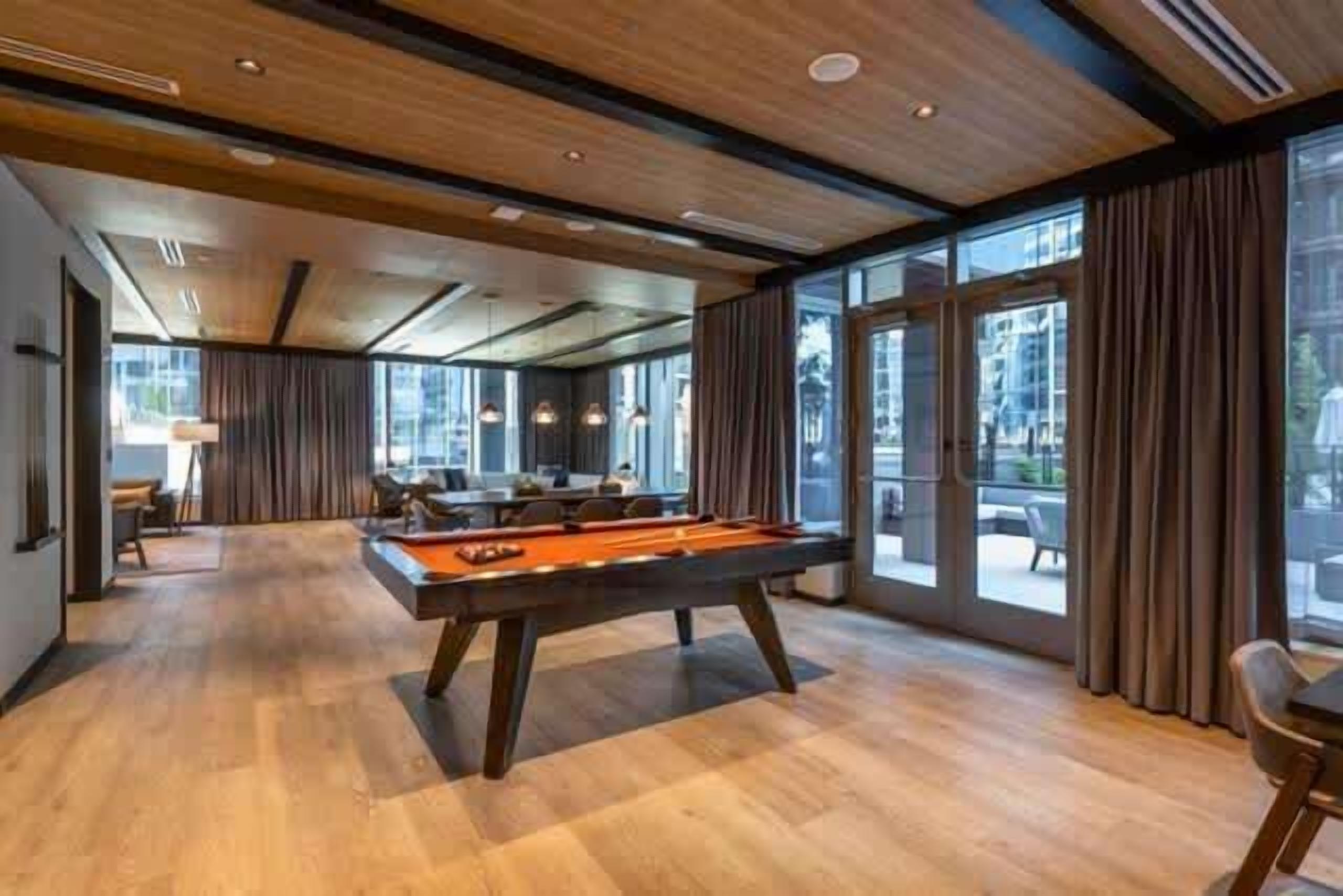 Bright Seaport Living | Walk To Waterfront Dining - Boston, MA