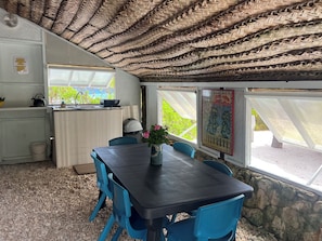 Outdoor dining - Fare Miki Miki (Huahine)