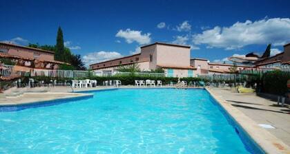 Les jardins de Neptune, pool and relaxation