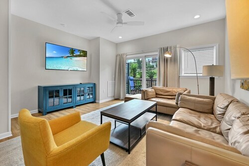 Beautiful Southslope Townhome 105