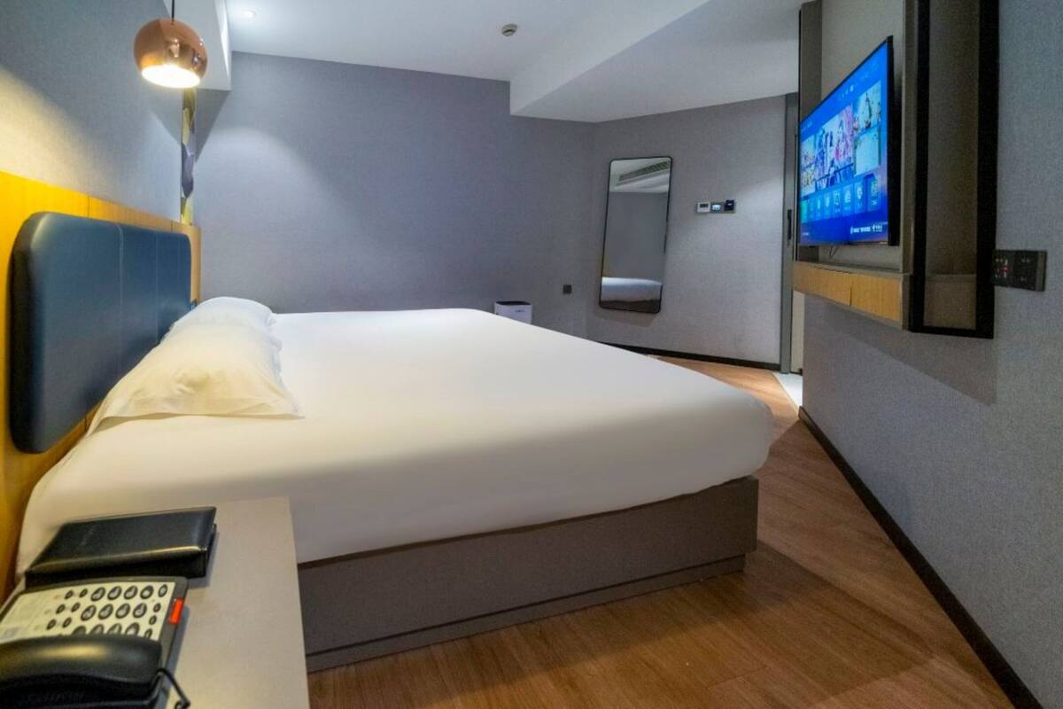 Habitación básica doble | Escritorio, espacio para trabajar con un portátil, wifi gratis