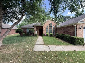 Exterior - The Woodbrook - Longview Tx (Longview)