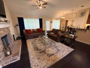 TV - The Woodbrook - Longview Tx (Longview)