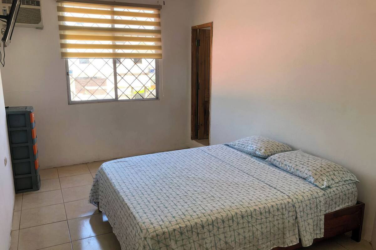 Classic Single Room, Pets Allowed, City View | Laptop workspace, blackout drapes, iron/ironing board (on request)