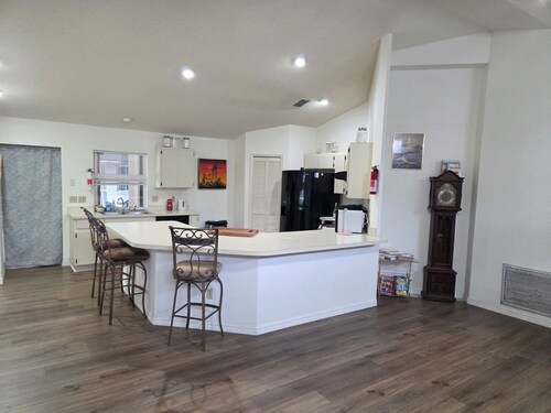 Spacious 2-bedroom pool house in Citrus park centrally located