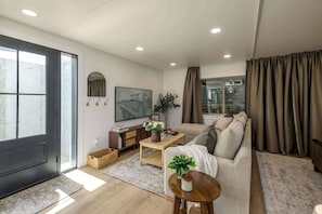 TV, offices - Refined Modern Suite w/ Round Valley Trail Access (Park City)