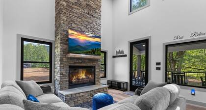 Happy Hour House: NEW Creekfront Mountain Escape Near Boone, NC