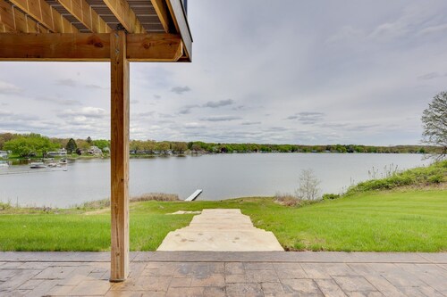 Little Wolf Lake Retreat/All sports lake!