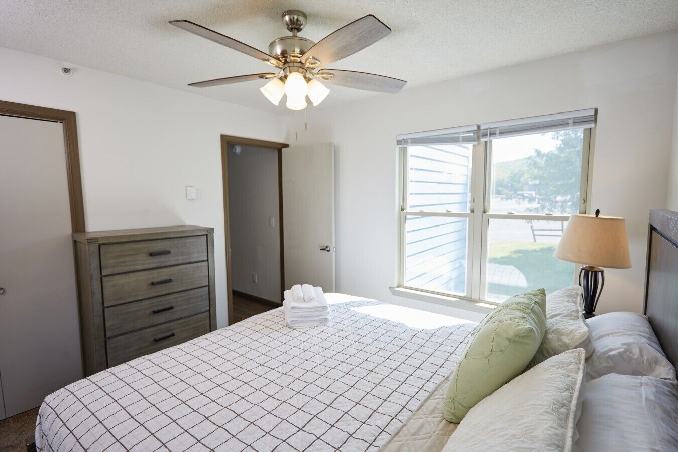 2 bedrooms, WiFi, bed sheets