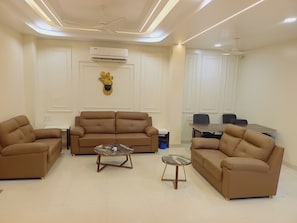 Living area - Shiv Smriti Homestay (Ujjain)
