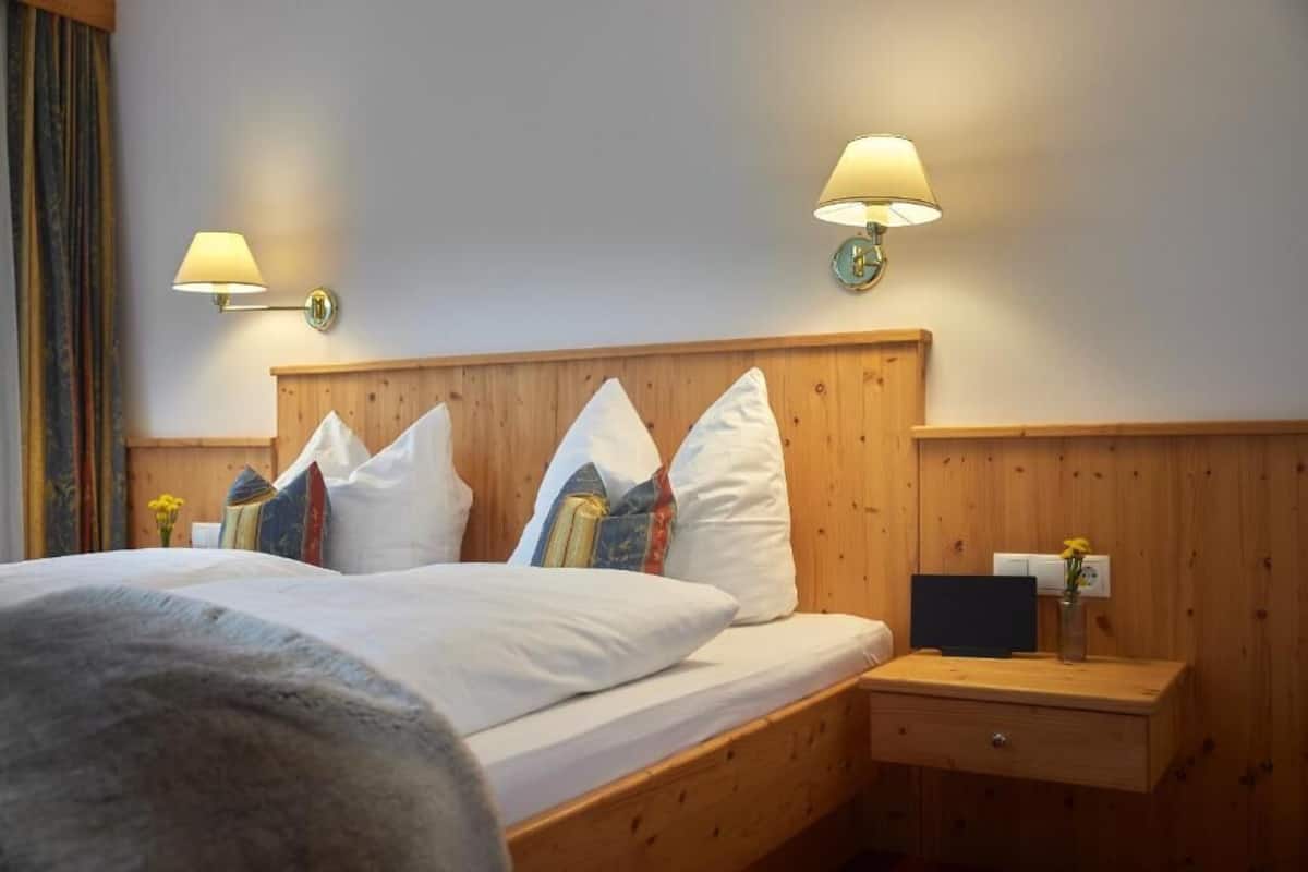 Hypo-allergenic bedding available, in-room safe, desk, laptop workspace
