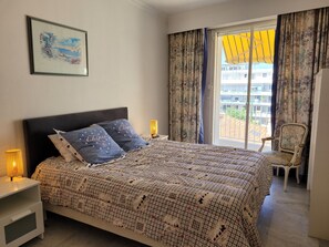 2 Schlafzimmer, Bügeleisen/Bügelbrett, Reisekinderbett, kostenloses WLAN