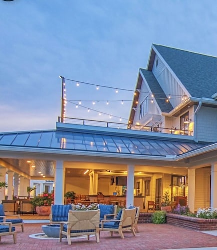 Spacious 4-bedroom in Bayside Resort