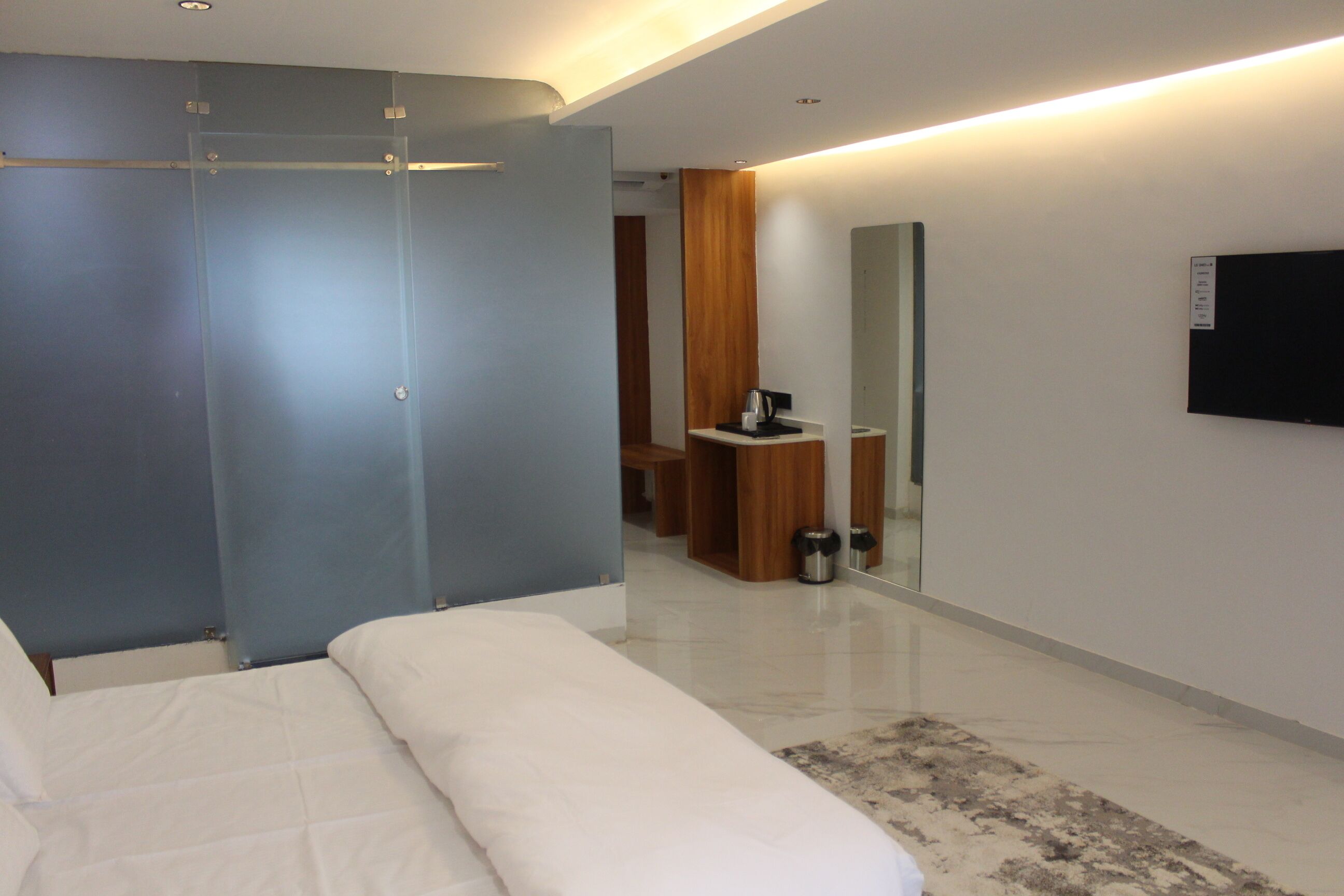 Deluxe Double or Twin Room | Desk, laptop workspace, free WiFi