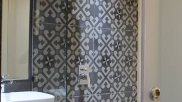 Deluxe Double Room, City View | Bathroom | Shower, soap, shampoo, toilet paper