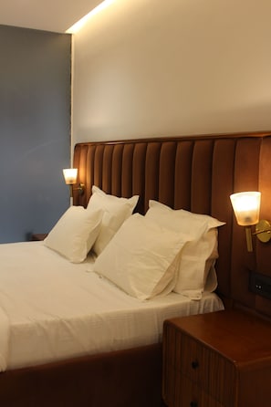 Deluxe Double Room, City View | Desk, laptop workspace, free WiFi - Lumiere A boutique Hotel (Paud)