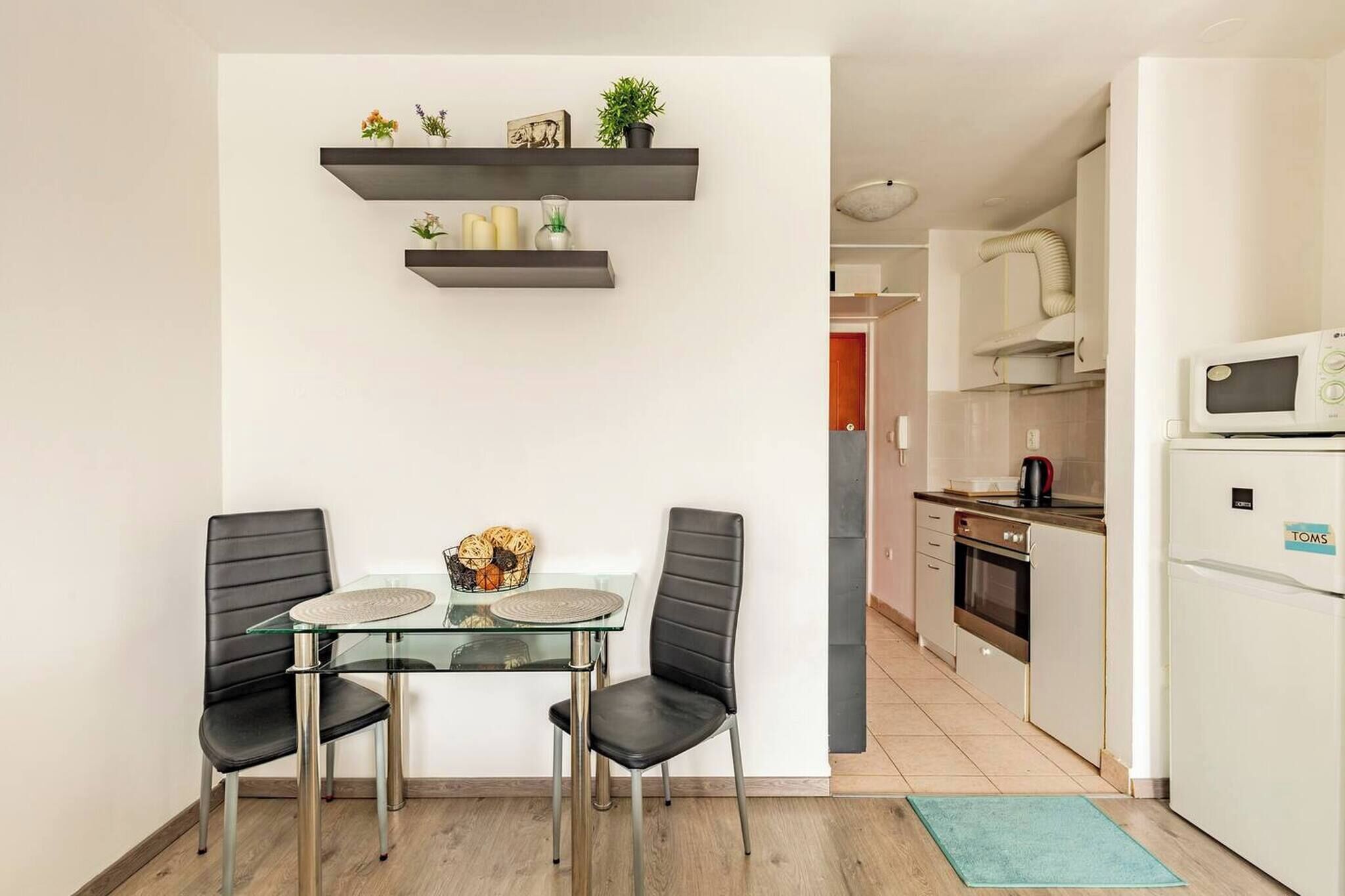 Apartment, 1 Bedroom | Dining room