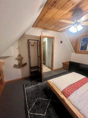 WiFi, bed sheets -     Your Cozy Tahoe Getaway Near Beaches, Dining & Truckee (Carnelian Bay)