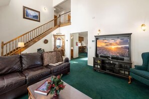 TV, fireplace, ping pong, stereo - Steps 2 Summit - Walk to Slopes, Pool Table (Big Bear Lake)