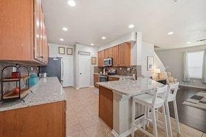 Coffee/tea maker, fridge, microwave, stovetop - NEW! Spacious 3BR Home for Extended Stays (San Antonio)