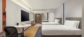 Holiday Inn Express Chongqing Yangjiaping by IHG