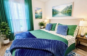 2 bedrooms, desk, iron/ironing board, free WiFi - 2 Bedroom House - Fenced in Yard - Close to Lake Norman - Charlotte (Denver)