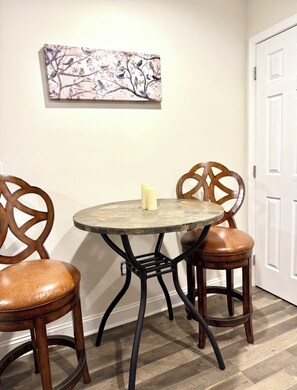 Dining - 2 Bedroom House - Fenced in Yard - Close to Lake Norman - Charlotte (Denver)